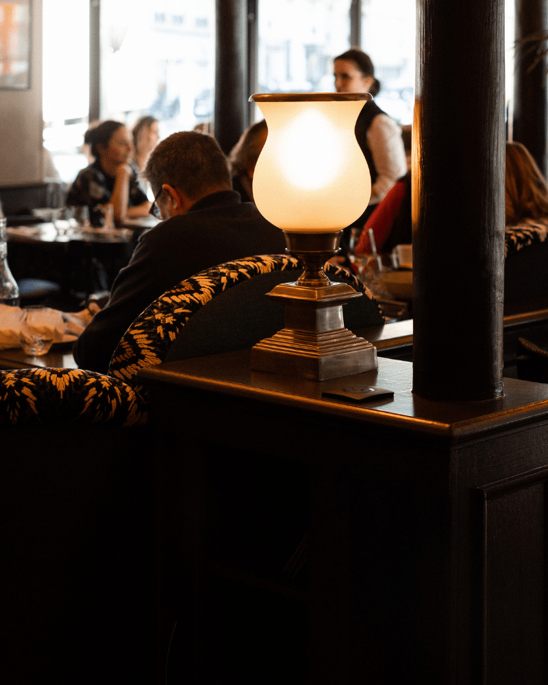 Ambiance Tamisée – Le Bouquet Wagram | Paris 17