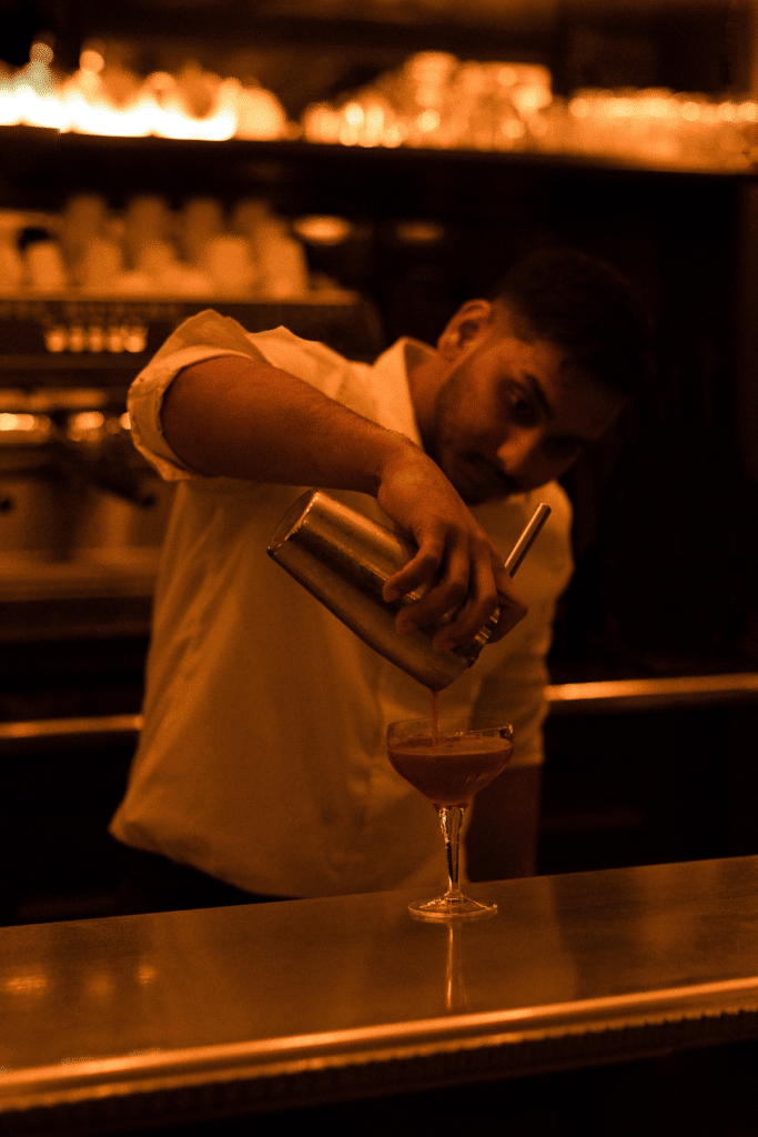 Barman Cocktail – Le Bouquet Wagram Paris 17