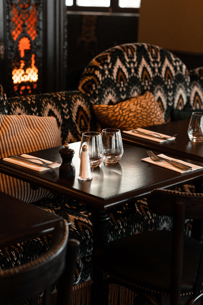 Fauteuils Lounge – Le Bouquet Wagram, Paris 17